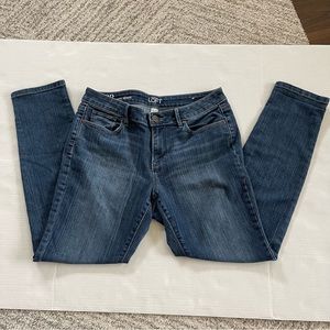 Ann Taylor LOFT Curvy Skinny Jeans Women's Size 8 Petit Medium Wash.